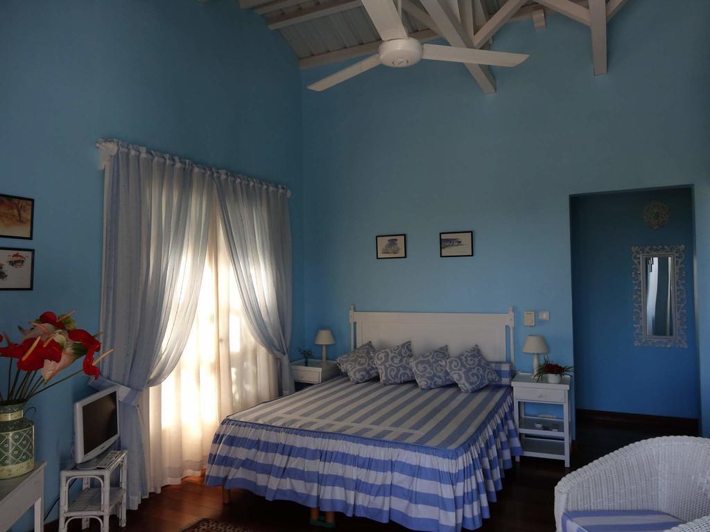 Bed And Breakfast Maison Papaye La Gaulette Room photo
