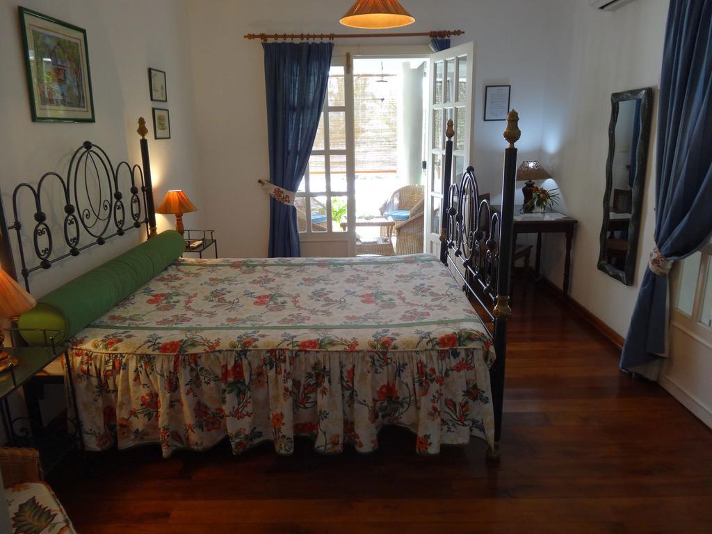Bed And Breakfast Maison Papaye La Gaulette Room photo